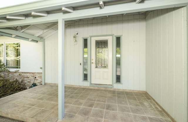 Light and Bright 3 Bed, 2 Bath Home in Barron Park Gallery 3
