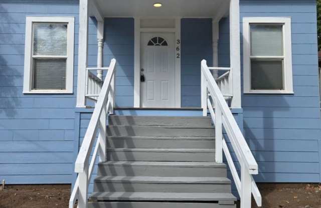 4Bd 2Bath Available Now 6 month lease only***Short term lease*** - 362 East 3rd Street, Chico, CA 95928