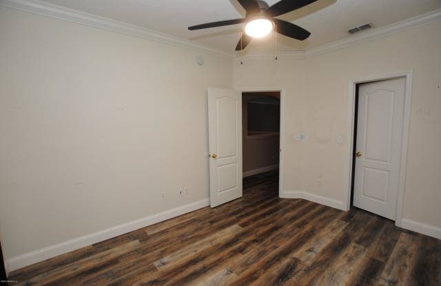 611 WAKEVIEW DR Gallery 2