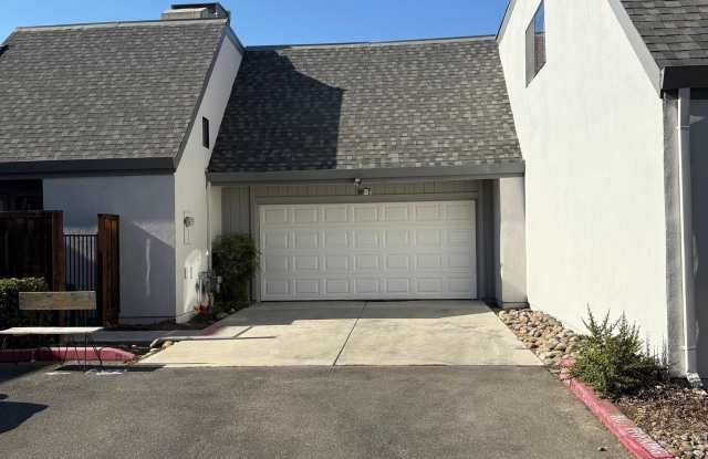 101 Portola Way Gallery 1