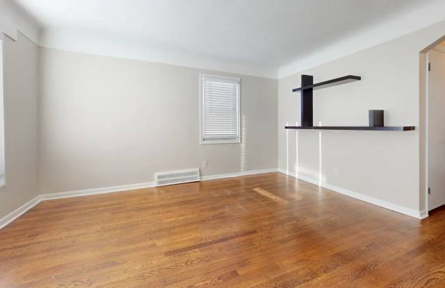 Charming 3 Bed/2 Bath Home for Rent in Berkley, MI Gallery 4