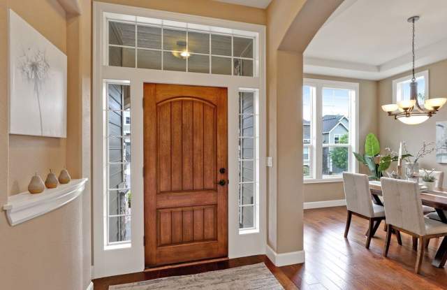 FOR RENT UNFURNISHED ENJOY THE BEAUTIFUL SUNSETS FROM THIS GORGEOUS NOYES BUILT HOME. 5 BEDROOMS, 3 BATHS, HUGE BONUS ROOM. Gallery 2
