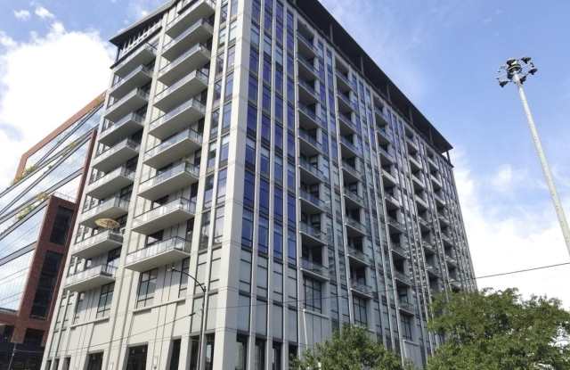 740 W Fulton Street photos photos