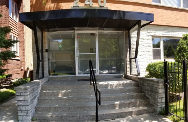 240 South Oak Park Avenue - 240 South Oak Park Avenue, Oak Park, IL 60302