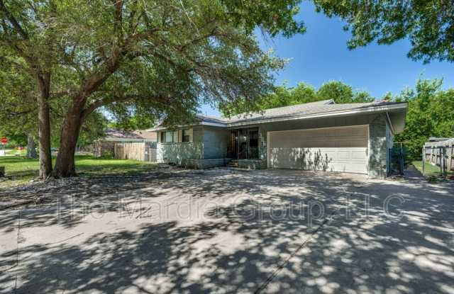 1306 Blanton Place photos photos