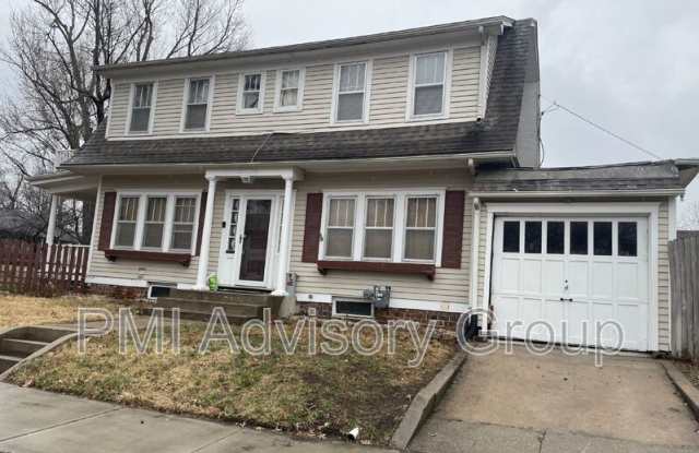 2201 SW Huntoon St photos photos