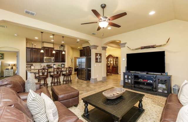 7921 Pavo Real - 4/bedroom 3.5/bathroom - $2895/month Gallery 3