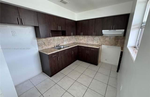 1445 W 28th St - 1445 West 28th Street, Hialeah, FL 33010