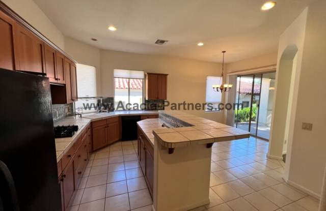 5347 North Ridge Spring Place Gallery 4