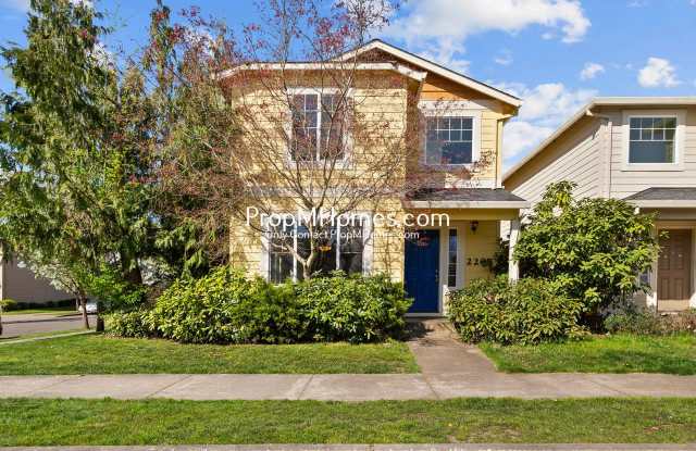 Charming Three Bedroom Newberg Home - Corner Lot! photos photos