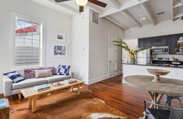 1BD/1BA in Bywater, Central Air, W/D in Unit, Private Back Patio. photos photos