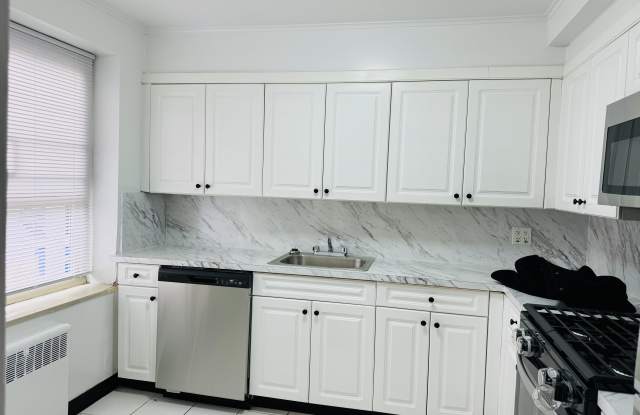 67-50 192nd St photos photos