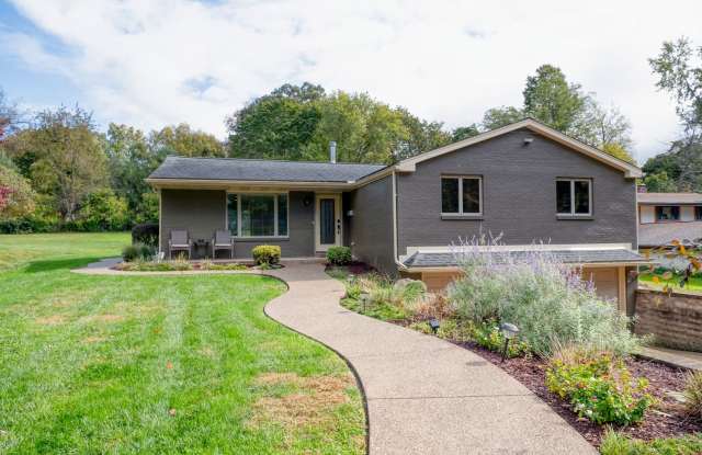 Contemporary home with lots of space for entertaining inside and out. Walkable to US OPEN - 748 14th Street, Oakmont, PA 15139 Contemporary home with lots of space for entertaining inside and out. Walkable to US OPEN - 748 14th Street, Oakmont, PA 15139