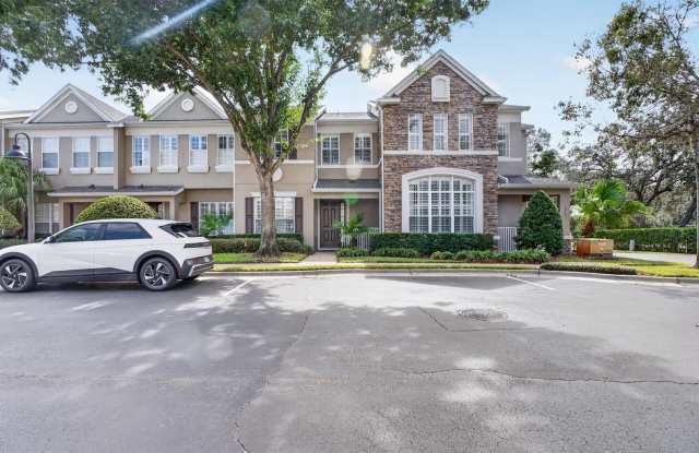 Stunning 3/2.5 Town Home in the Gated Highcroft Pointe community of Longwood! Gallery 3