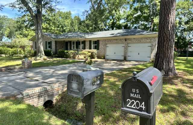 2204 North Dallerton Circle Gallery 4