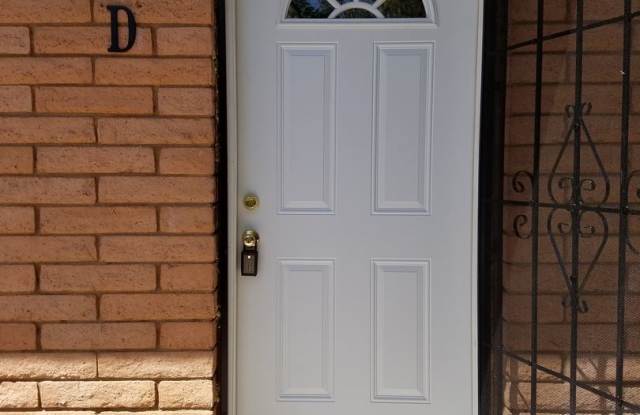 1147 E Vaughn Unit D Gallery 3