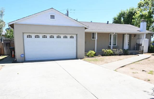 Darling Home 3 bd / 1 ba home near Valley Fair & Santana Row with HUGE backyard photos photos Darling Home 3 bd / 1 ba home near Valley Fair & Santana Row with HUGE backyard photos photos