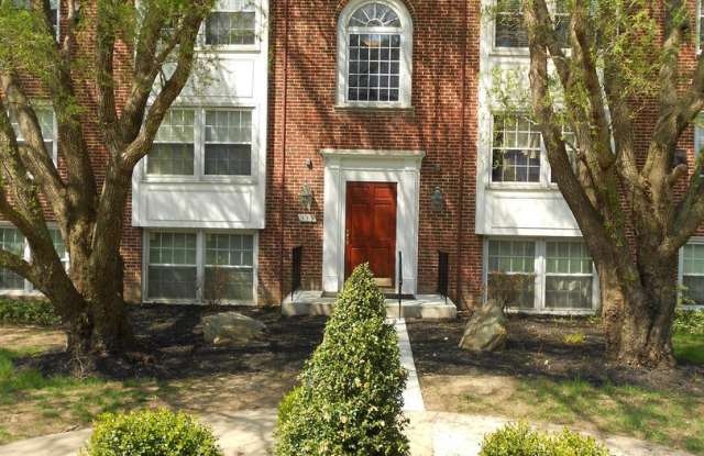 2025/2026 Loyola off-campus 2bd/1.5ba Condo Near Loyola  NDM! Available 6/9/2025 - 349 Homeland Southway, Baltimore, MD 21212