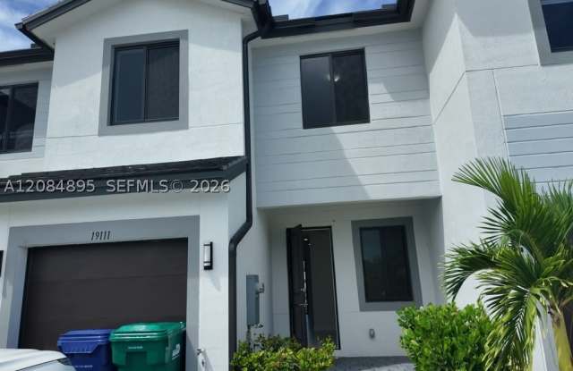 19111 SW 344th Ter Gallery 1