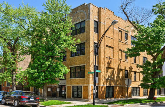 833 N Hoyne Avenue photos photos