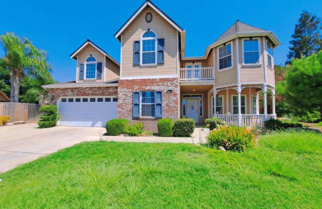 Elegant 4 Bedroom Home w/ Upstairs Loft Move in Ready! photos photos