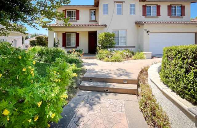 MUST SEE! Beautiful 3 bedroom + Loft + Office Space (or convert to 4th bedroom) + Large Backyard For Rent in Mission Grove! photos photos