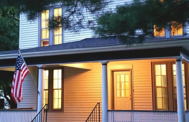 517 Washington Street - 517 Washington Street, Lawton, MI 49065