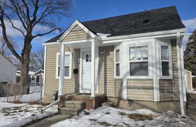 14526 Russell Avenue photos photos