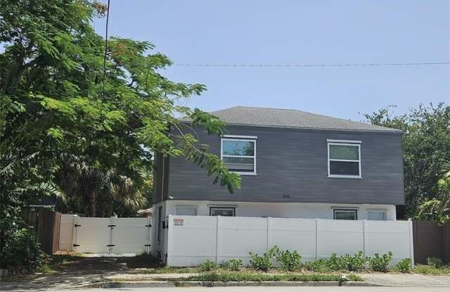 203 NE 13th St photos photos