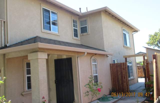 Nice Unit in a Duplex.  Private Enclosed Yard, photos photos