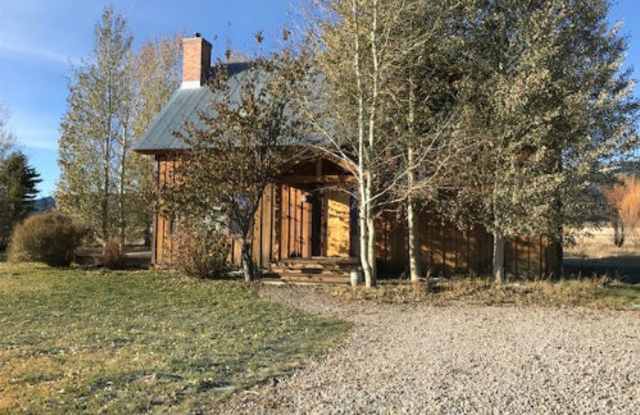 Mountain-View Country Living Near the Teton River photos photos