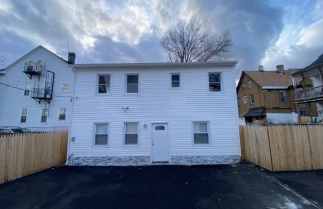 682 E 18Th St - 682 East 18th Street, Paterson, NJ 07501