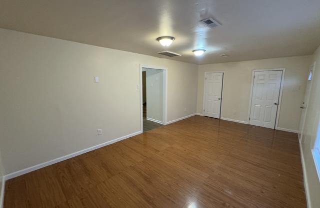 646 46th St photos photos