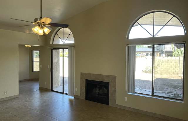 6502 W. Paradise Lane - 1 photos photos