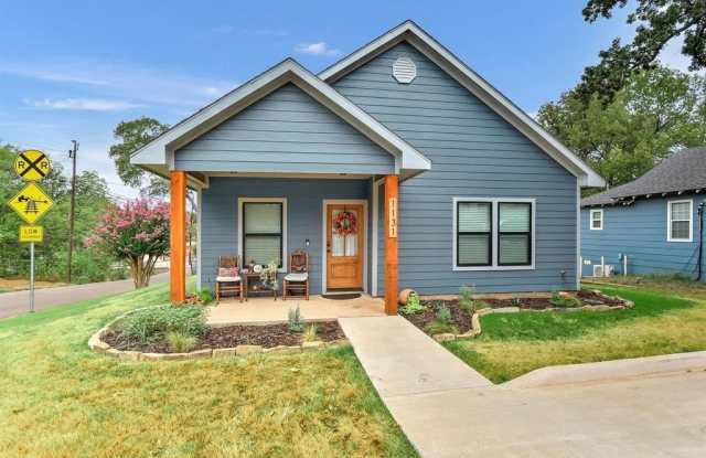 1131 W Owing Street photos photos