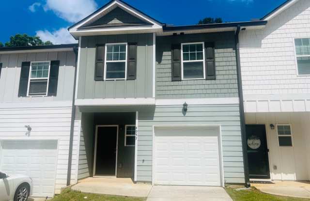 Beautiful 3 bedroom, 2.5 bathroom townhome in Atlanta! Must see! photos photos
