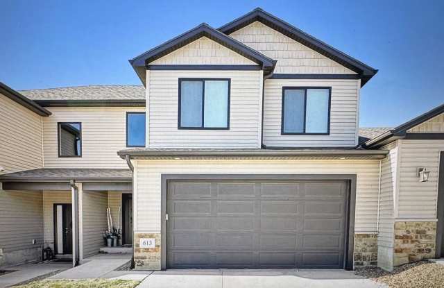 Spacious 4-Bedroom Townhome in Norris School District photos photos
