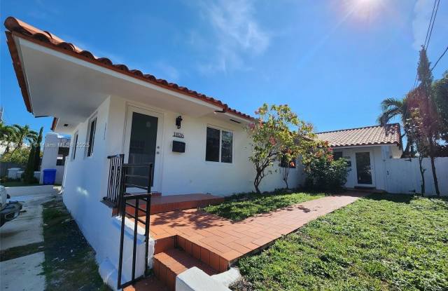 1828 NW 4th St photos photos