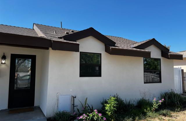 Completely Remodeled 5 Bedroom House for Rent in Anaheim Gallery 1