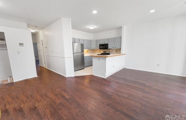7321 Elm Court - 7321 Elm Court, Heathcote, NJ 08852