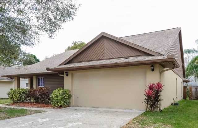 2005 REDBRIDGE DRIVE Gallery 2