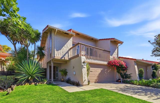 Remodeled Rinconada Hills 3BD + Loft | Pool Steps Away | Top Schools Gallery 1