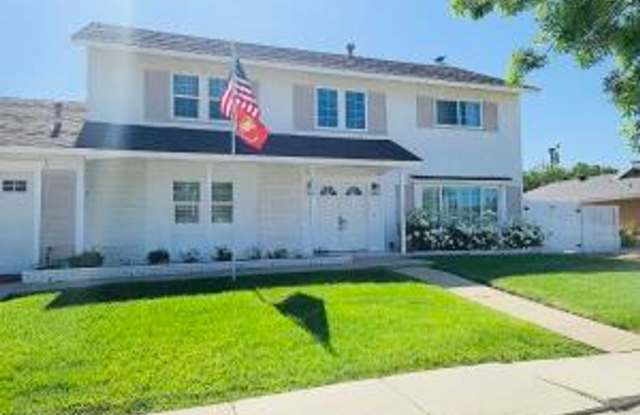 Don't miss this beautifully maintained 5-bedroom, 3-bath pool home located in one of Thousand Oaks photos photos
