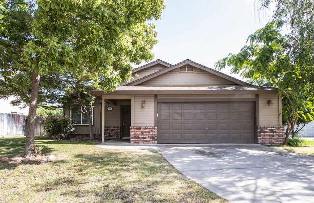Beautiful 3 Bedroom 2 Bath - 1130 Berea Drive, Turlock, CA 95382