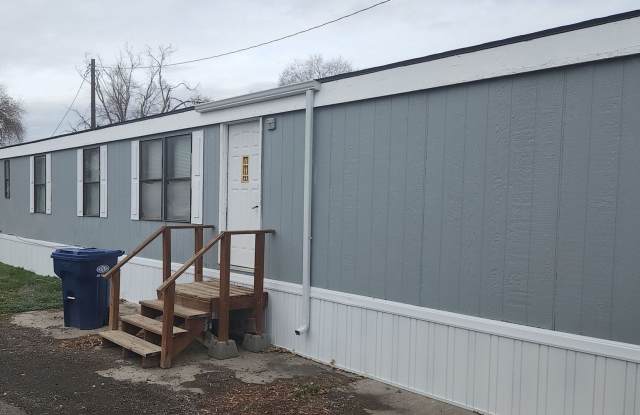 3 Bedroom in Filer - 721 1/2 Adell Avenue, Filer, ID 83328