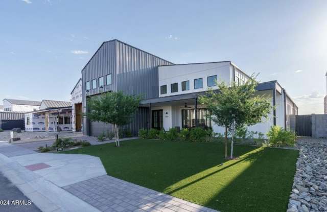 8504 S 10th Lane unit: 4 photos photos