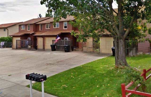 332 Aristocrat Dr photos photos