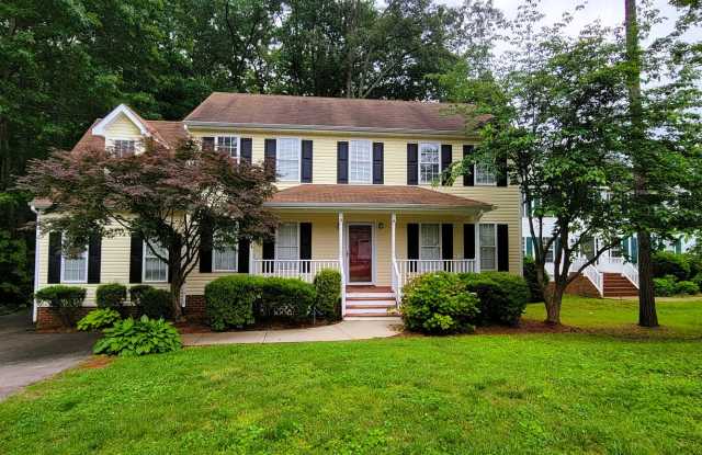 Large traditional colonial in Chester with huge den converted from garage. photos photos