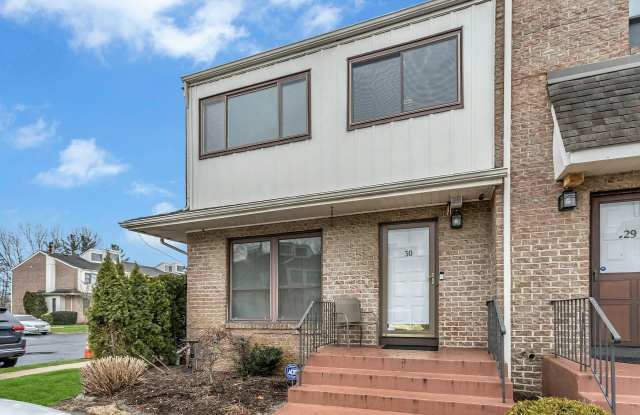 30 Vanderbilt Way photos photos