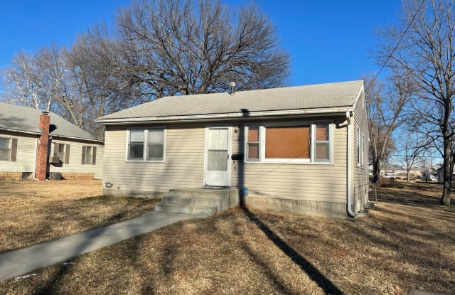 122 E Elm St - 122 East Elm Street, Junction City, KS 66441